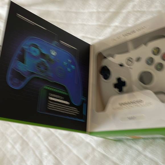 Brand power A Xbox, Col, white.new with box - Picture 3 of 3